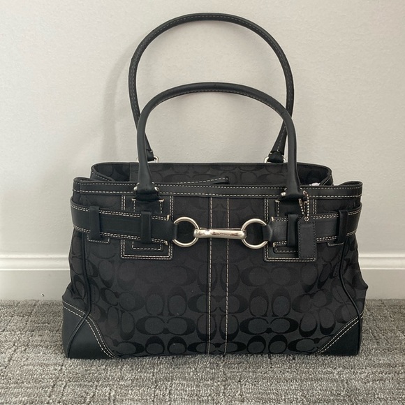 Coach Handbags - Coach Hampton Signature Jacquard Bag